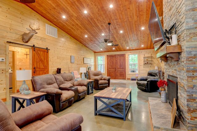 150 Seven Mile Ridge Rd, Indian Mound, TN 37079