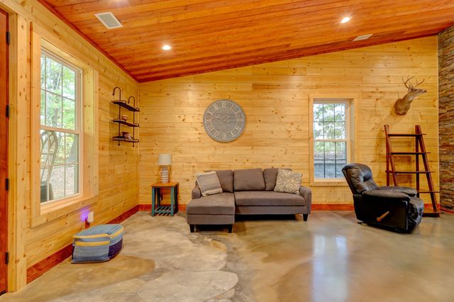 150 Seven Mile Ridge Rd, Indian Mound, TN 37079