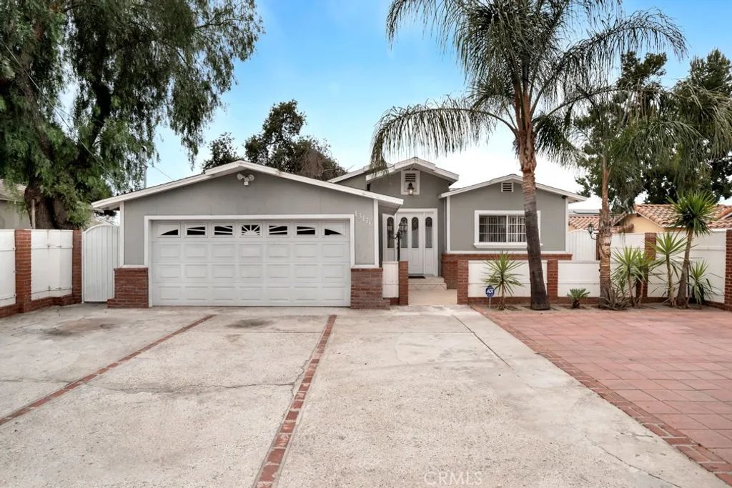 13176 Foothill, Sylmar, CA 91342