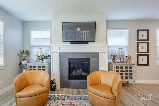 2845 S Barnside Way, Boise, ID 83716