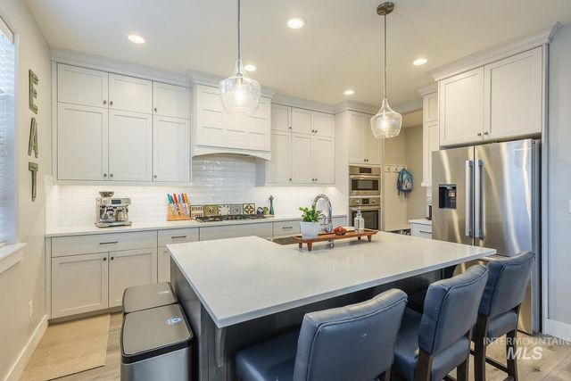 2845 S Barnside Way, Boise, ID 83716