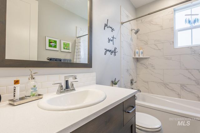 2845 S Barnside Way, Boise, ID 83716