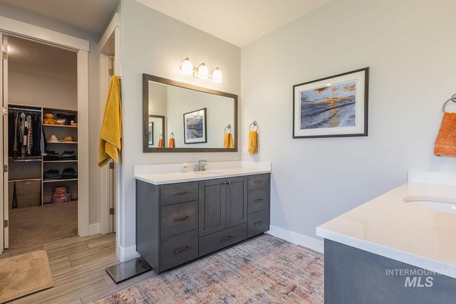 2845 S Barnside Way, Boise, ID 83716