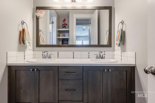 2845 S Barnside Way, Boise, ID 83716