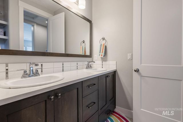 2845 S Barnside Way, Boise, ID 83716