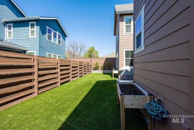 2845 S Barnside Way, Boise, ID 83716