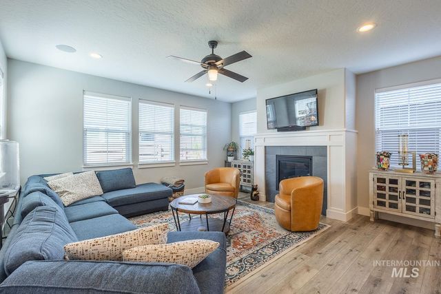 2845 S Barnside Way, Boise, ID 83716