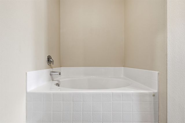 1000 Tumbleweed Trail, Crowley, TX 76036