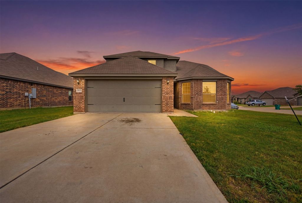 1000 Tumbleweed Trail, Crowley, TX 76036