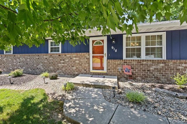 918 Wheatridge Drive, Troy, IL 62294