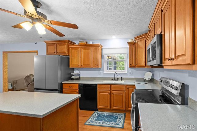 918 Wheatridge Drive, Troy, IL 62294