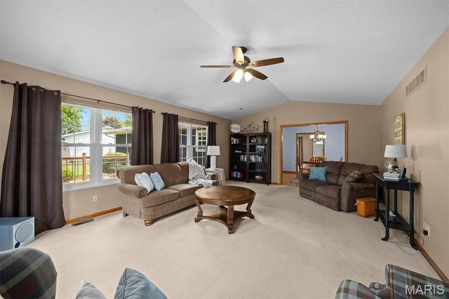 918 Wheatridge Drive, Troy, IL 62294