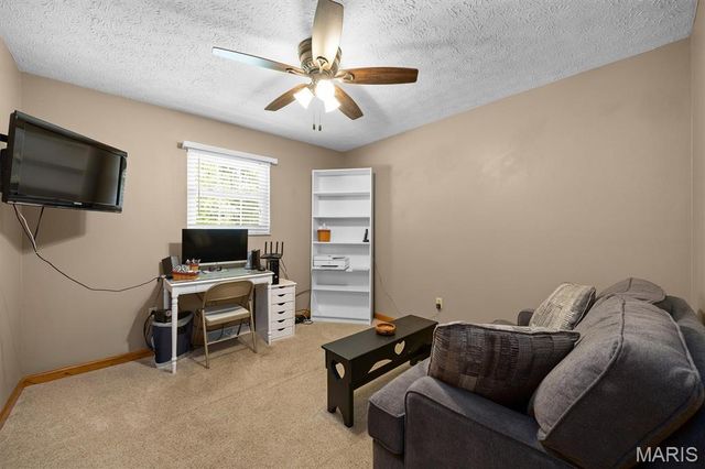 918 Wheatridge Drive, Troy, IL 62294
