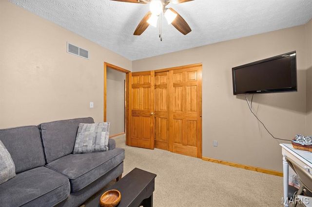 918 Wheatridge Drive, Troy, IL 62294