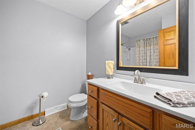 918 Wheatridge Drive, Troy, IL 62294
