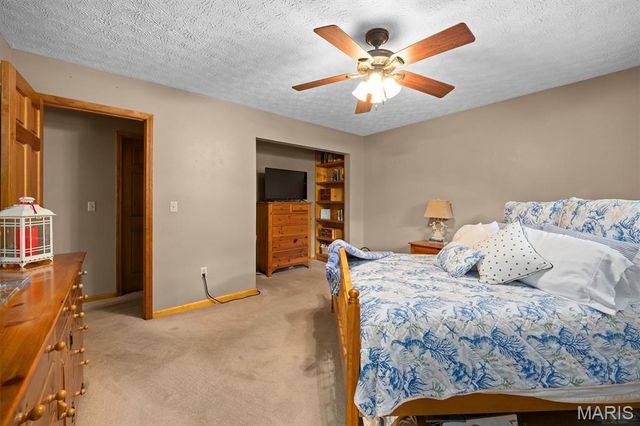 918 Wheatridge Drive, Troy, IL 62294