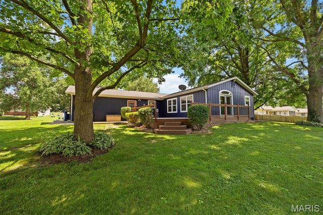 918 Wheatridge Drive, Troy, IL 62294