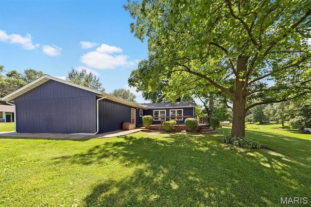 918 Wheatridge Drive, Troy, IL 62294