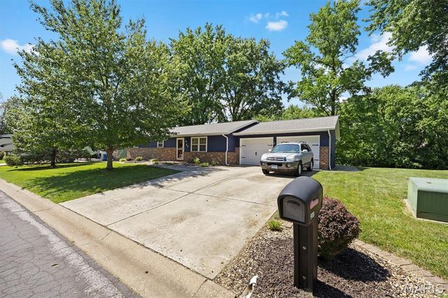 918 Wheatridge Drive, Troy, IL 62294