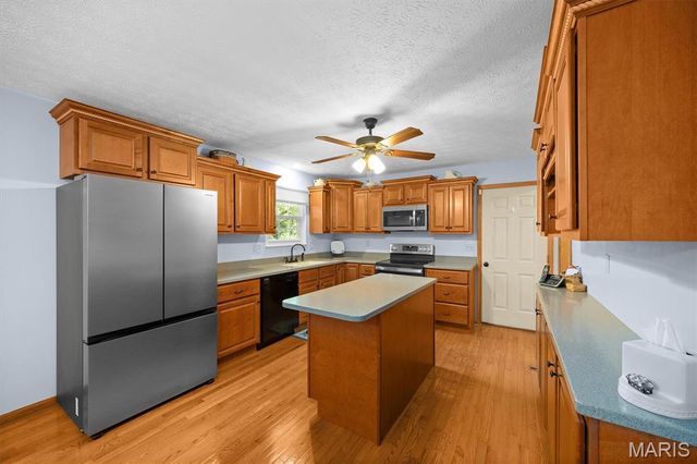 918 Wheatridge Drive, Troy, IL 62294