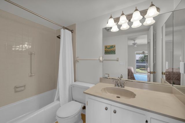 4 Garden Street 204n, Tequesta, FL 33469