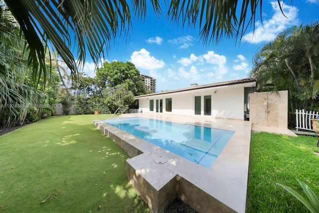 850 N Venetian Dr 0, Miami, FL 33139