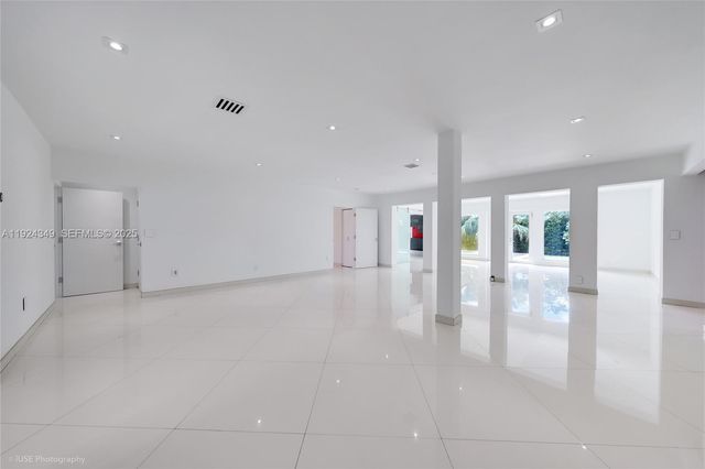 850 N Venetian Dr 0, Miami, FL 33139