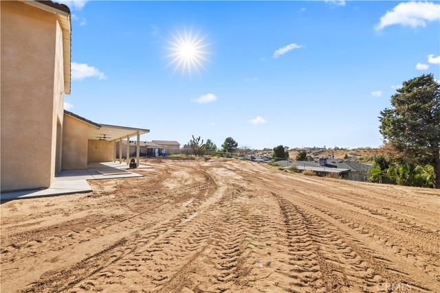 18826 Valencia, Hesperia, CA 92345