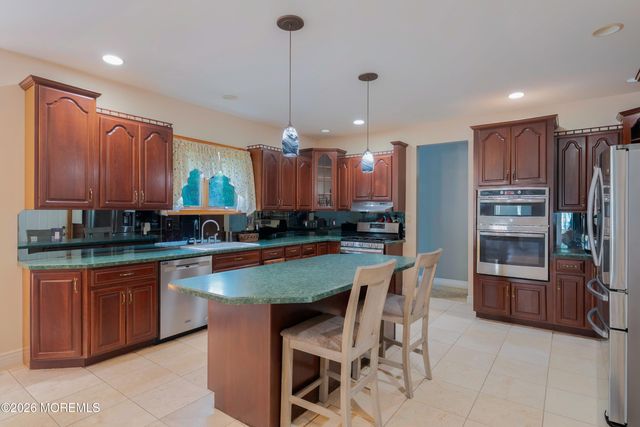 3 Crosby Lane, Port Monmouth, NJ 07758
