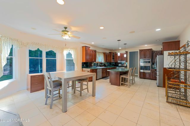 3 Crosby Lane, Port Monmouth, NJ 07758