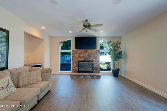 3 Crosby Lane, Port Monmouth, NJ 07758