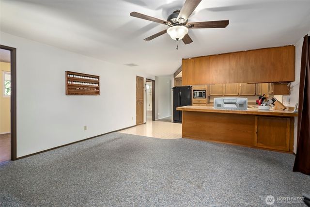 2946 Newell Drive, Oak Harbor, WA 98277