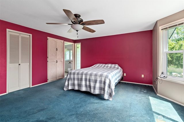 2946 Newell Drive, Oak Harbor, WA 98277