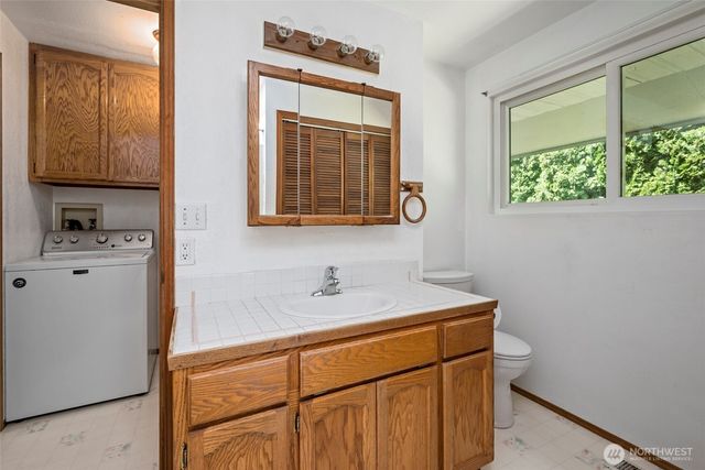 2946 Newell Drive, Oak Harbor, WA 98277