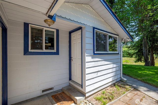 2946 Newell Drive, Oak Harbor, WA 98277