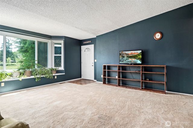 2946 Newell Drive, Oak Harbor, WA 98277