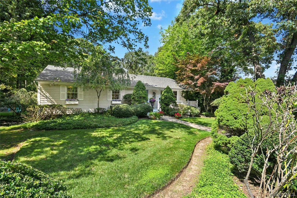 111 Red Oak Court, Port Jefferson, NY 11777 — photo 2