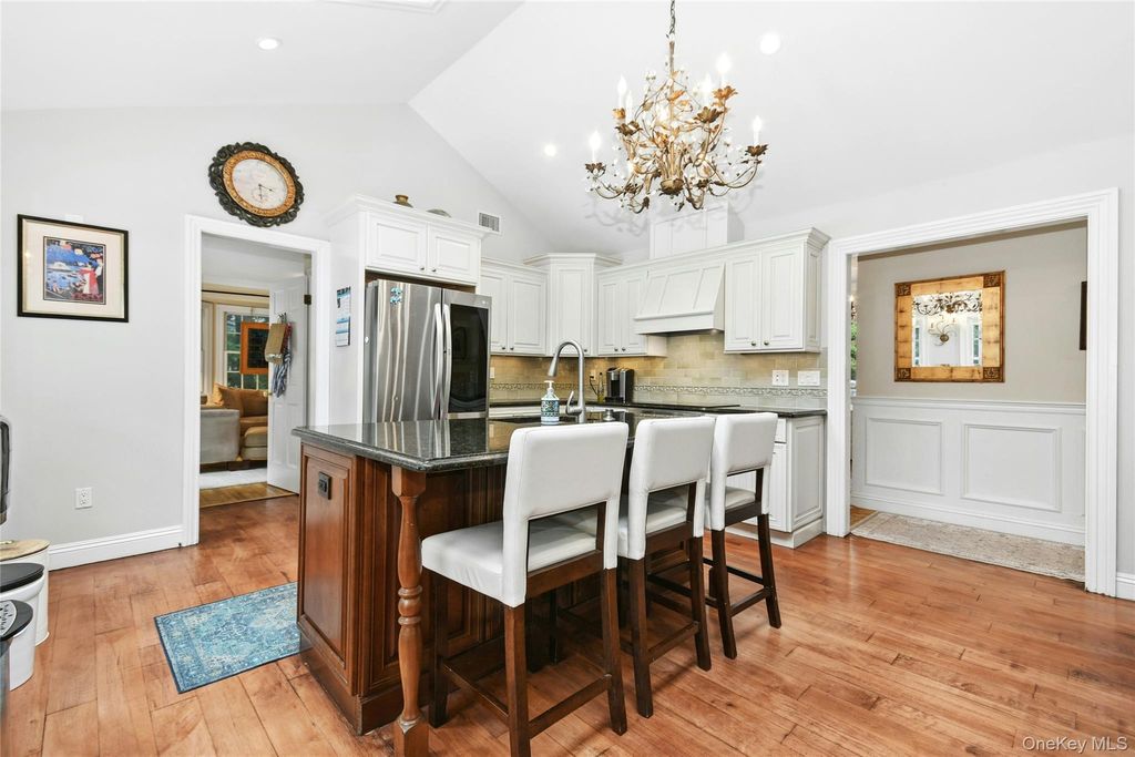 111 Red Oak Court, Port Jefferson, NY 11777 — photo 5