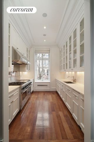 4 E 93RD Street, New York City, NY 10128