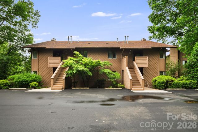 305 Piney Mountain Drive J2, Asheville, NC 28805