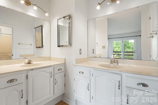 305 Piney Mountain Drive J2, Asheville, NC 28805