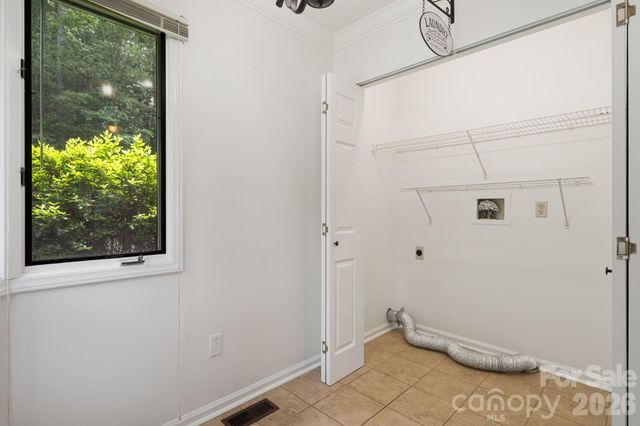 305 Piney Mountain Drive J2, Asheville, NC 28805