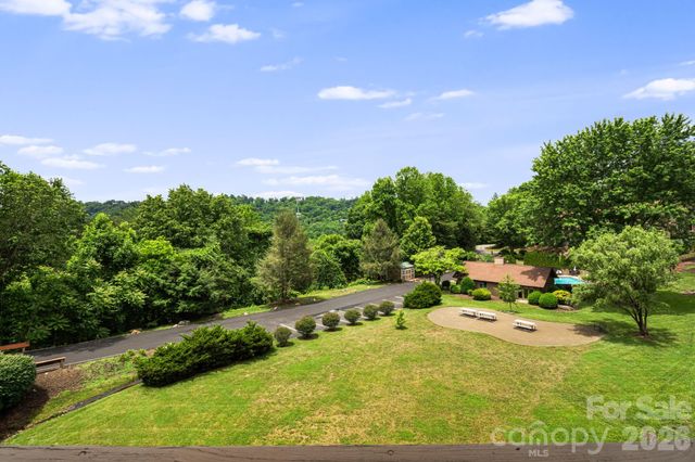 305 Piney Mountain Drive J2, Asheville, NC 28805