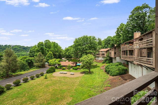 305 Piney Mountain Drive J2, Asheville, NC 28805
