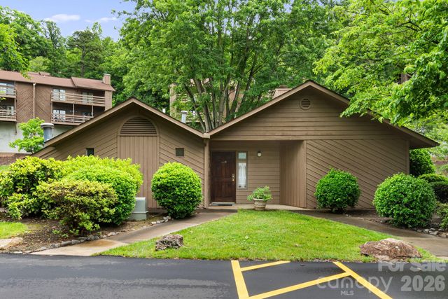 305 Piney Mountain Drive J2, Asheville, NC 28805