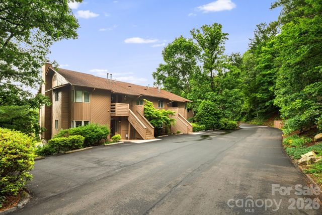 305 Piney Mountain Drive J2, Asheville, NC 28805