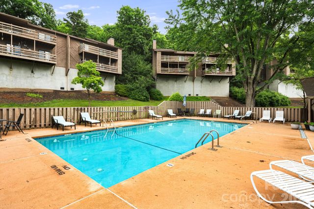 305 Piney Mountain Drive J2, Asheville, NC 28805