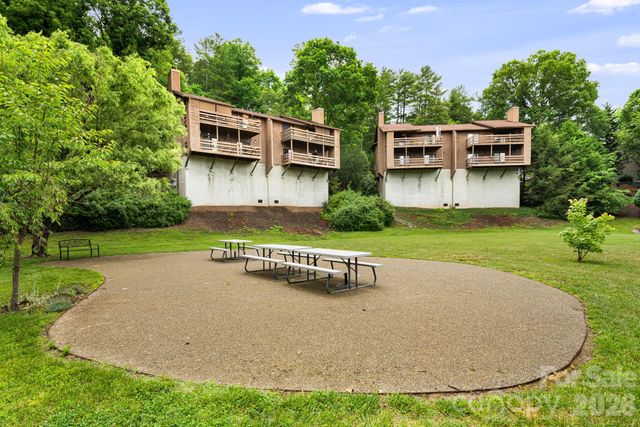 305 Piney Mountain Drive J2, Asheville, NC 28805