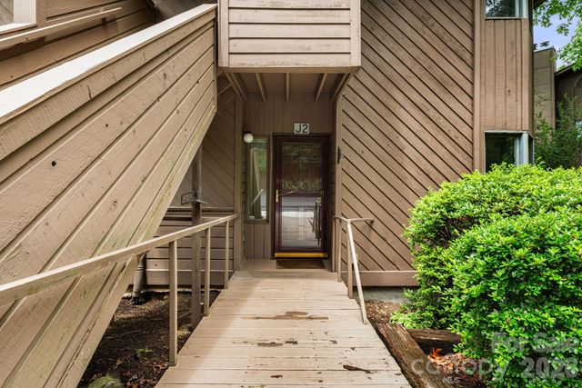 305 Piney Mountain Drive J2, Asheville, NC 28805