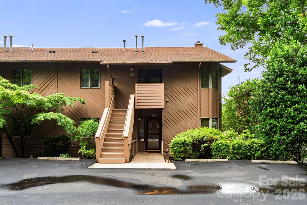305 Piney Mountain Drive J2, Asheville, NC 28805